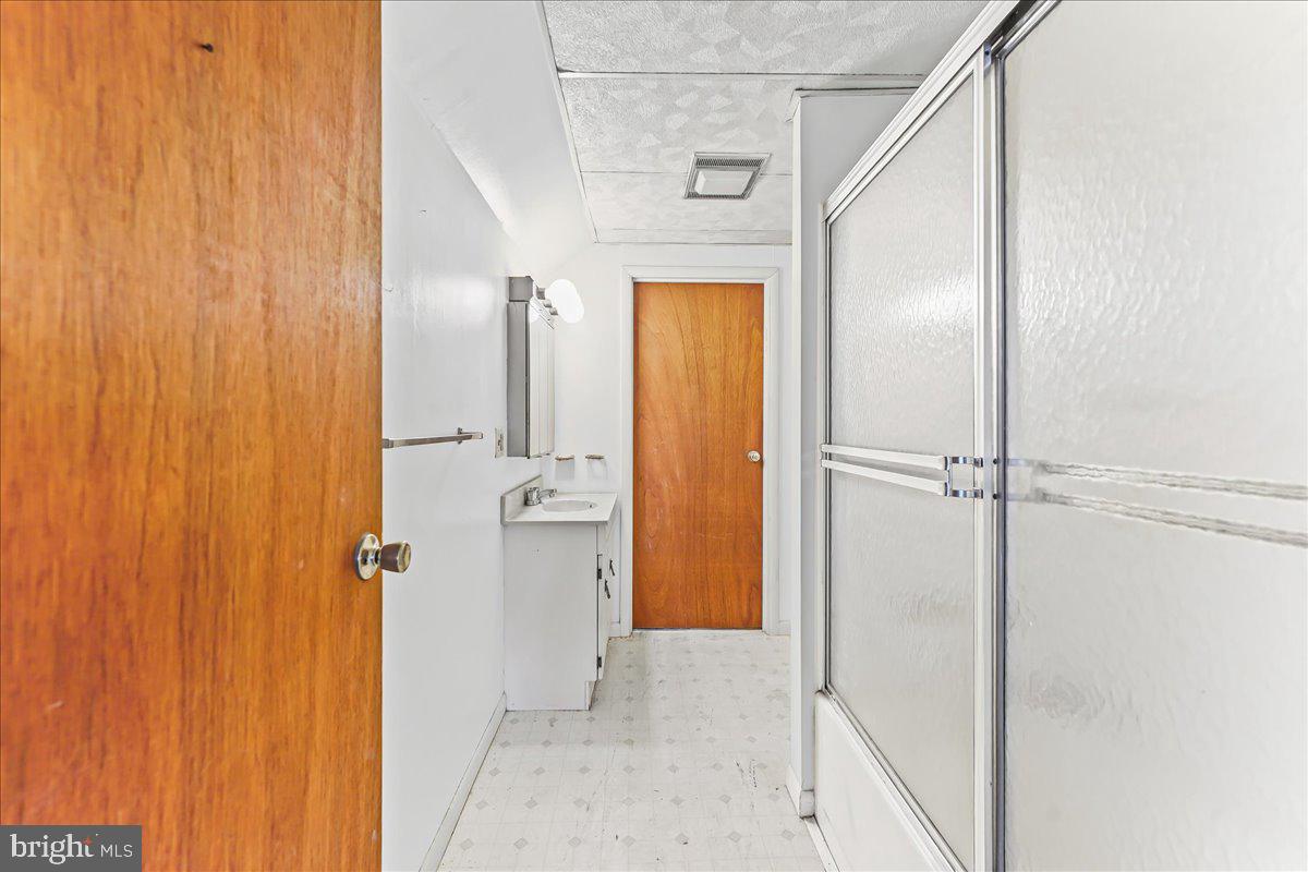 89 Saxer Avenue Springfield, PA 19064 - Photo 18 of 29