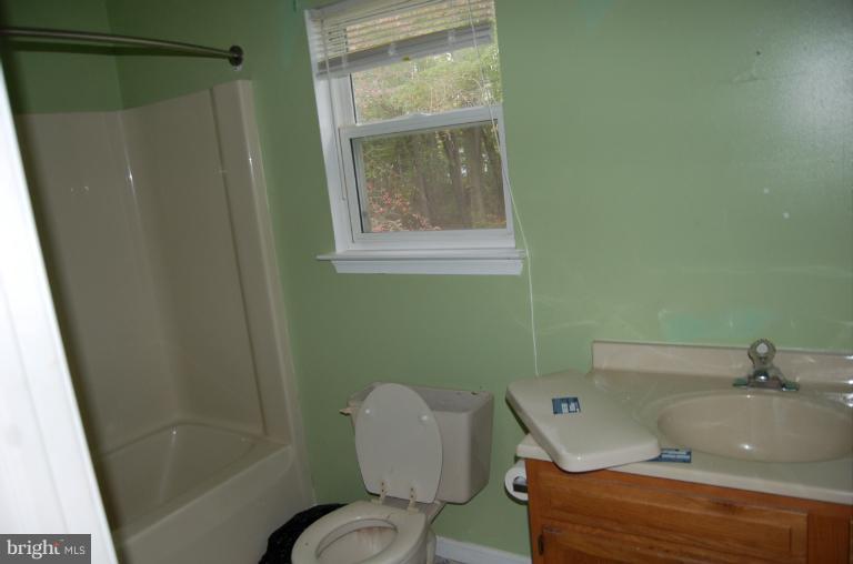 945 Court House Point Road Chesapeake City, MD 21915 - Photo 3 of 9 Bath