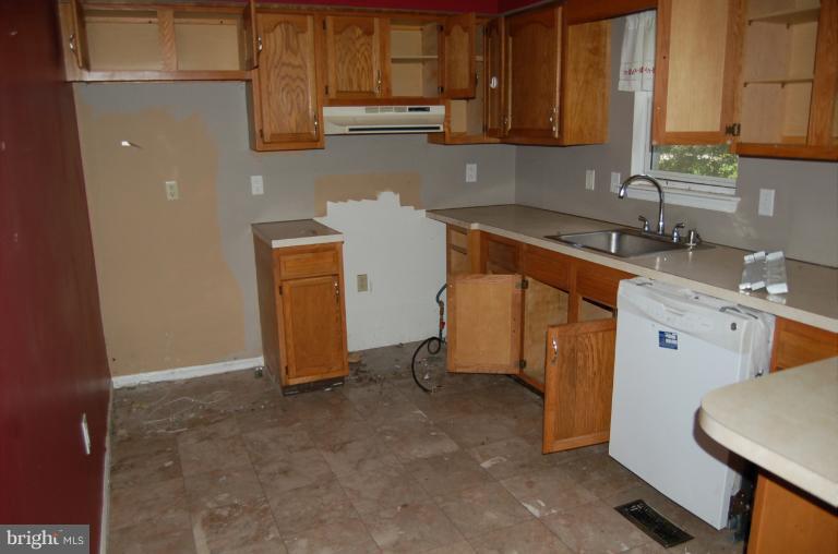 945 Court House Point Road Chesapeake City, MD 21915 - Photo 5 of 9 Kitchen