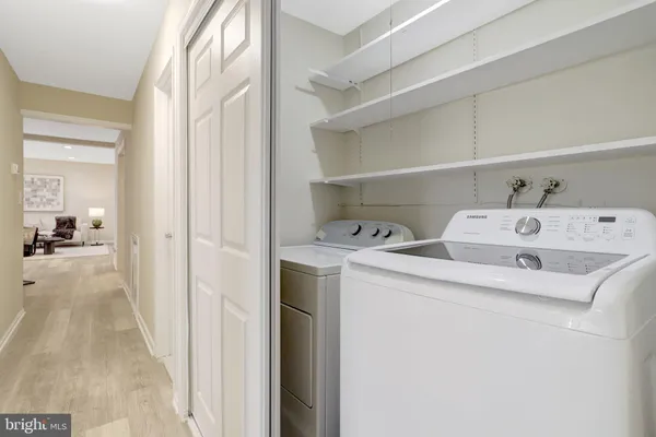 $385,000 | 7800 Dassett Court, Unit 204, Annandale, VA 22003