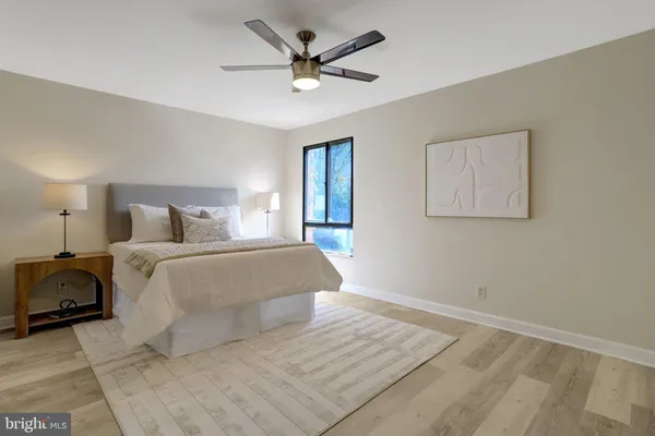 $385,000 | 7800 Dassett Court, Unit 204, Annandale, VA 22003