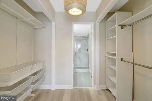 $385,000 | 7800 Dassett Court, Unit 204, Annandale, VA 22003