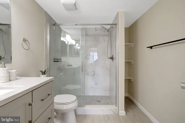 $385,000 | 7800 Dassett Court, Unit 204, Annandale, VA 22003