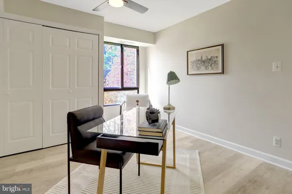 $385,000 | 7800 Dassett Court, Unit 204, Annandale, VA 22003