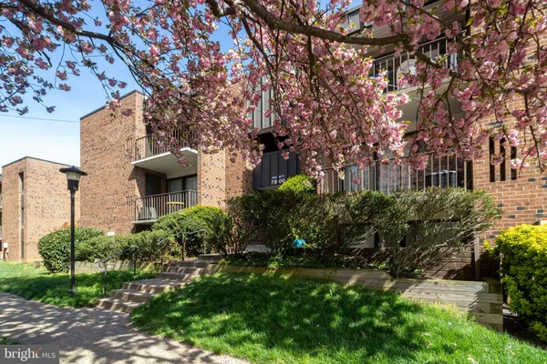 $385,000 | 7800 Dassett Court, Unit 204, Annandale, VA 22003