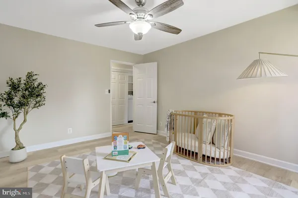 $385,000 | 7800 Dassett Court, Unit 204, Annandale, VA 22003