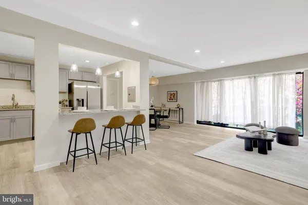 $385,000 | 7800 Dassett Court, Unit 204, Annandale, VA 22003