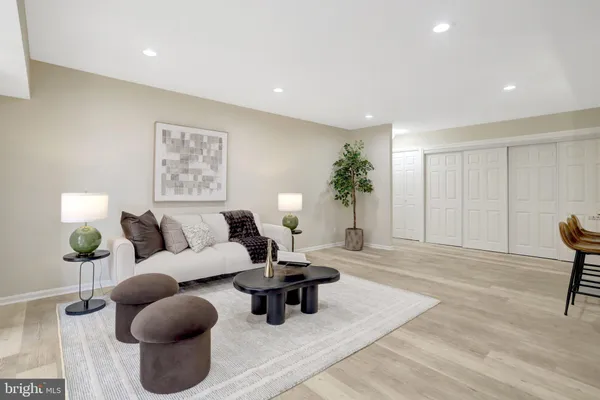 $385,000 | 7800 Dassett Court, Unit 204, Annandale, VA 22003