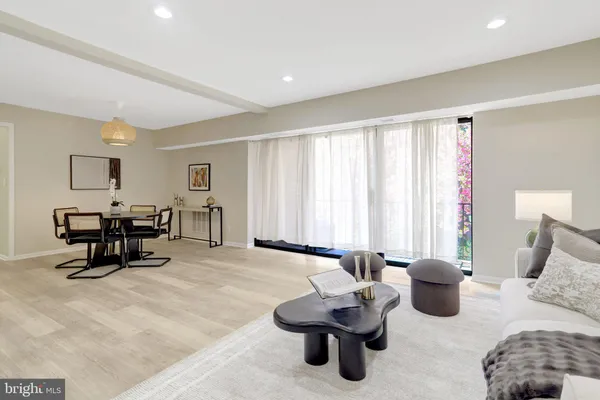 $385,000 | 7800 Dassett Court, Unit 204, Annandale, VA 22003