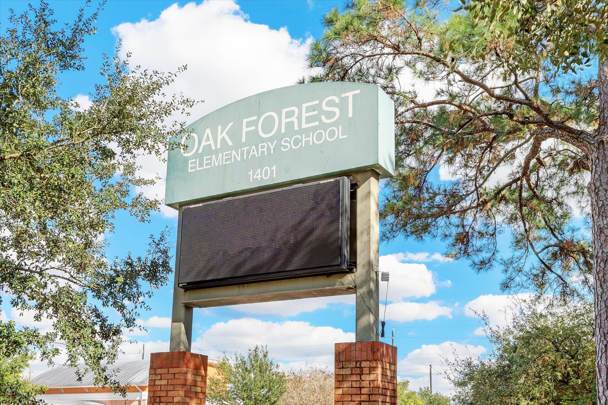 1402 Lehman Street Houston, TX 77018 - Photo 19 of 29 Zoned to highly acclaimed Oak Forest Elementary school - buyer must confirm enrollment.