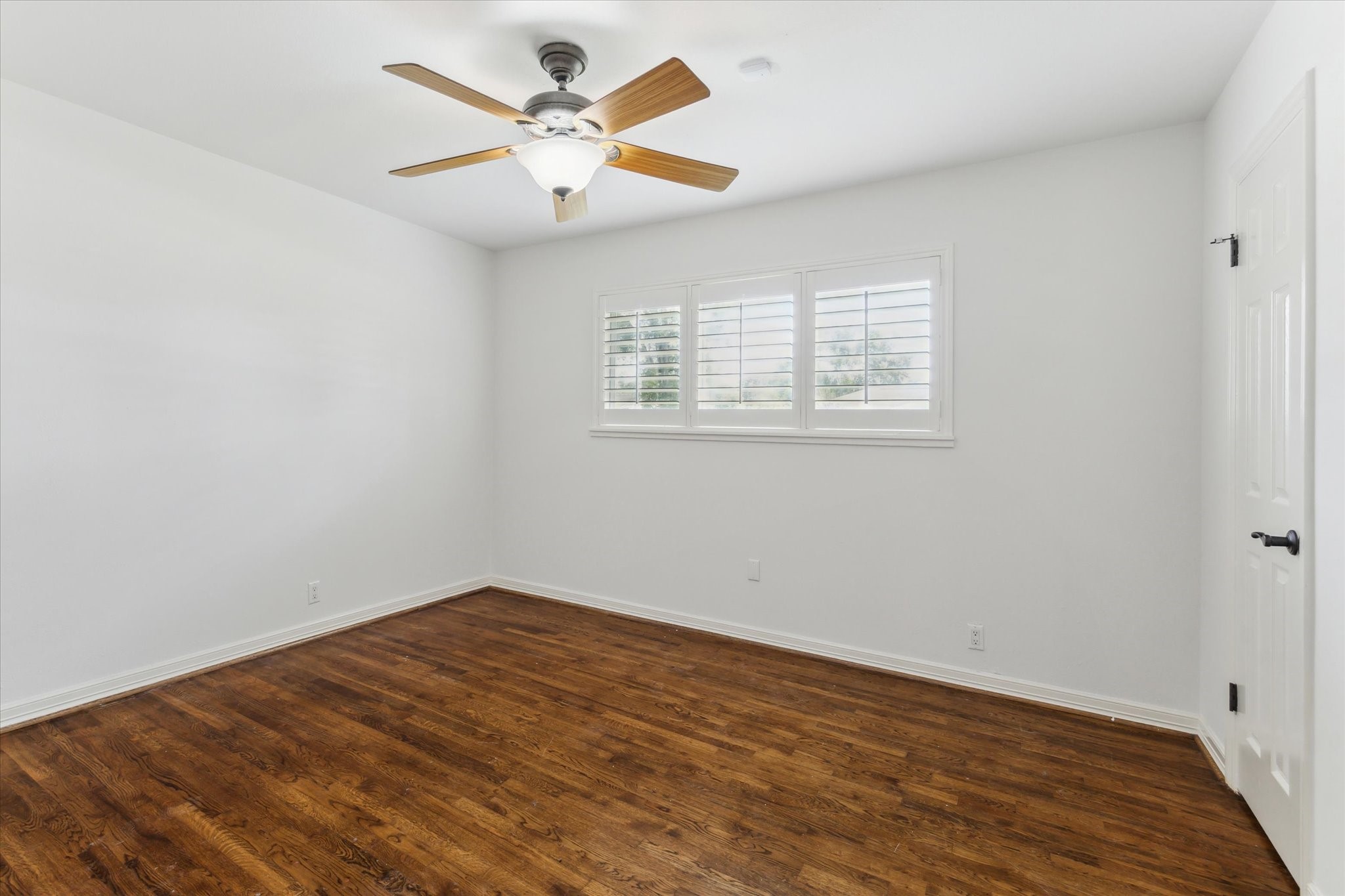 1402 Lehman Street Houston, TX 77018 - Photo 21 of 29 Secondary bedroom