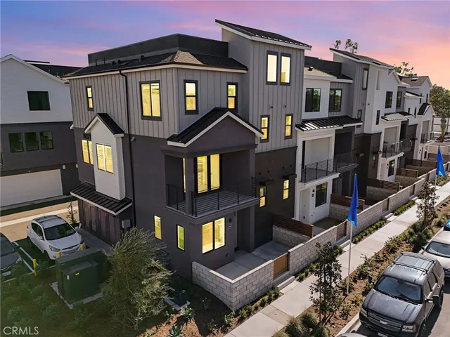 $5,000 | 19071 Main Street, Unit 125, Huntington Beach, CA 92648