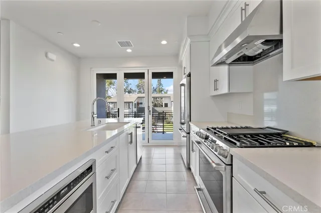 $5,000 | 19071 Main Street, Unit 125, Huntington Beach, CA 92648