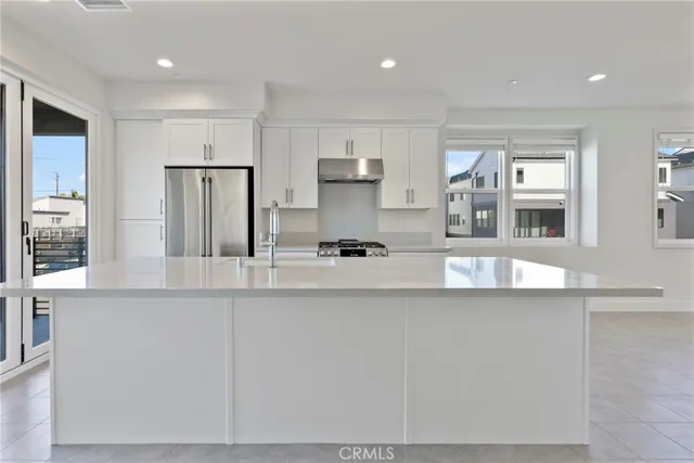 $5,000 | 19071 Main Street, Unit 125, Huntington Beach, CA 92648