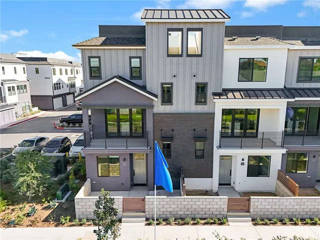 $5,000 | 19071 Main Street, Unit 125, Huntington Beach, CA 92648