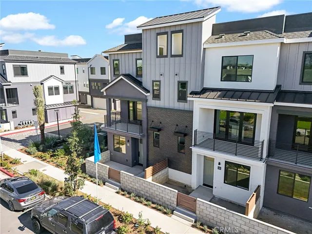 $5,000 | 19071 Main Street, Unit 125, Huntington Beach, CA 92648