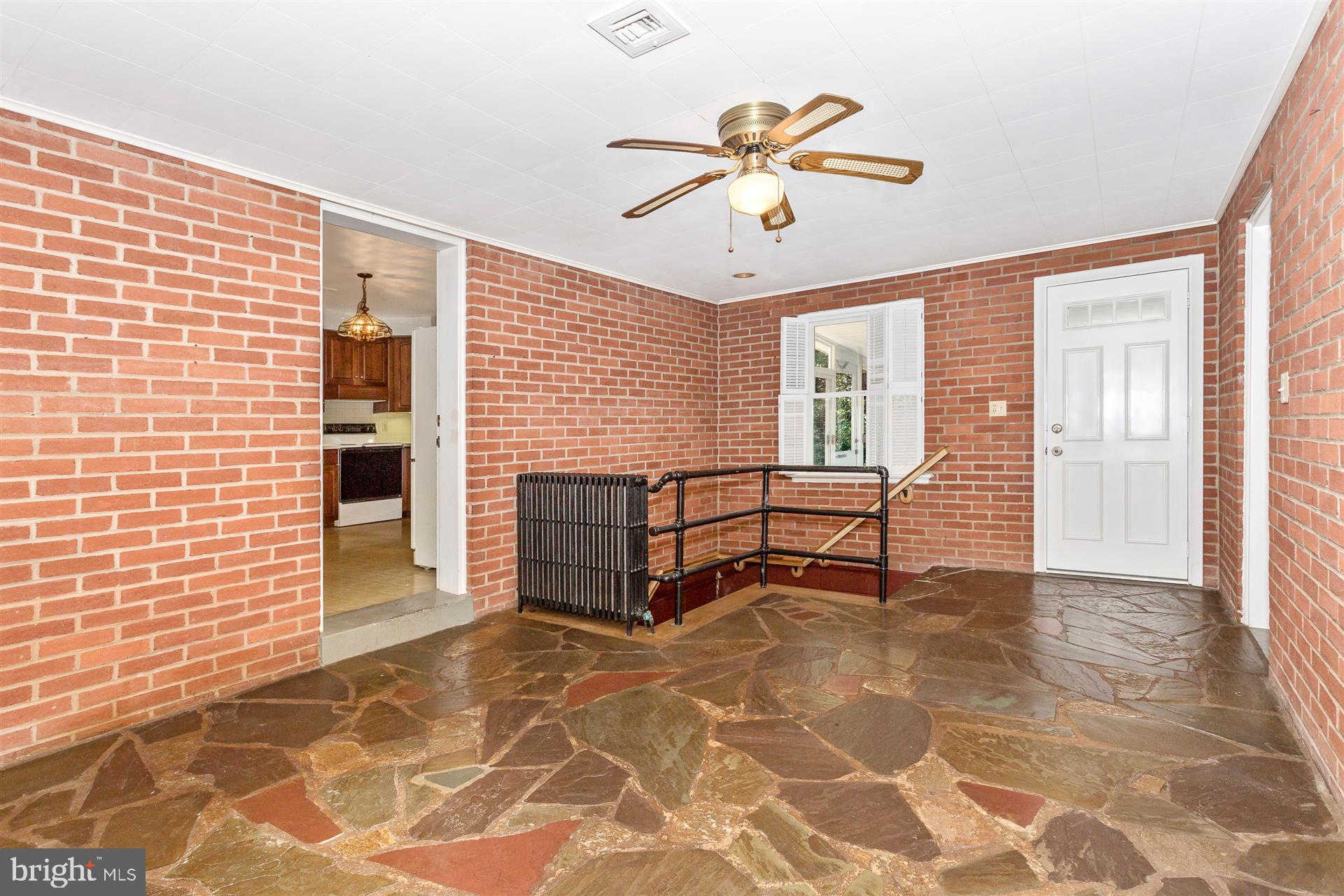4340 Paradise Road Dover, PA 17315 - Photo 3 of 30 Interior (General)