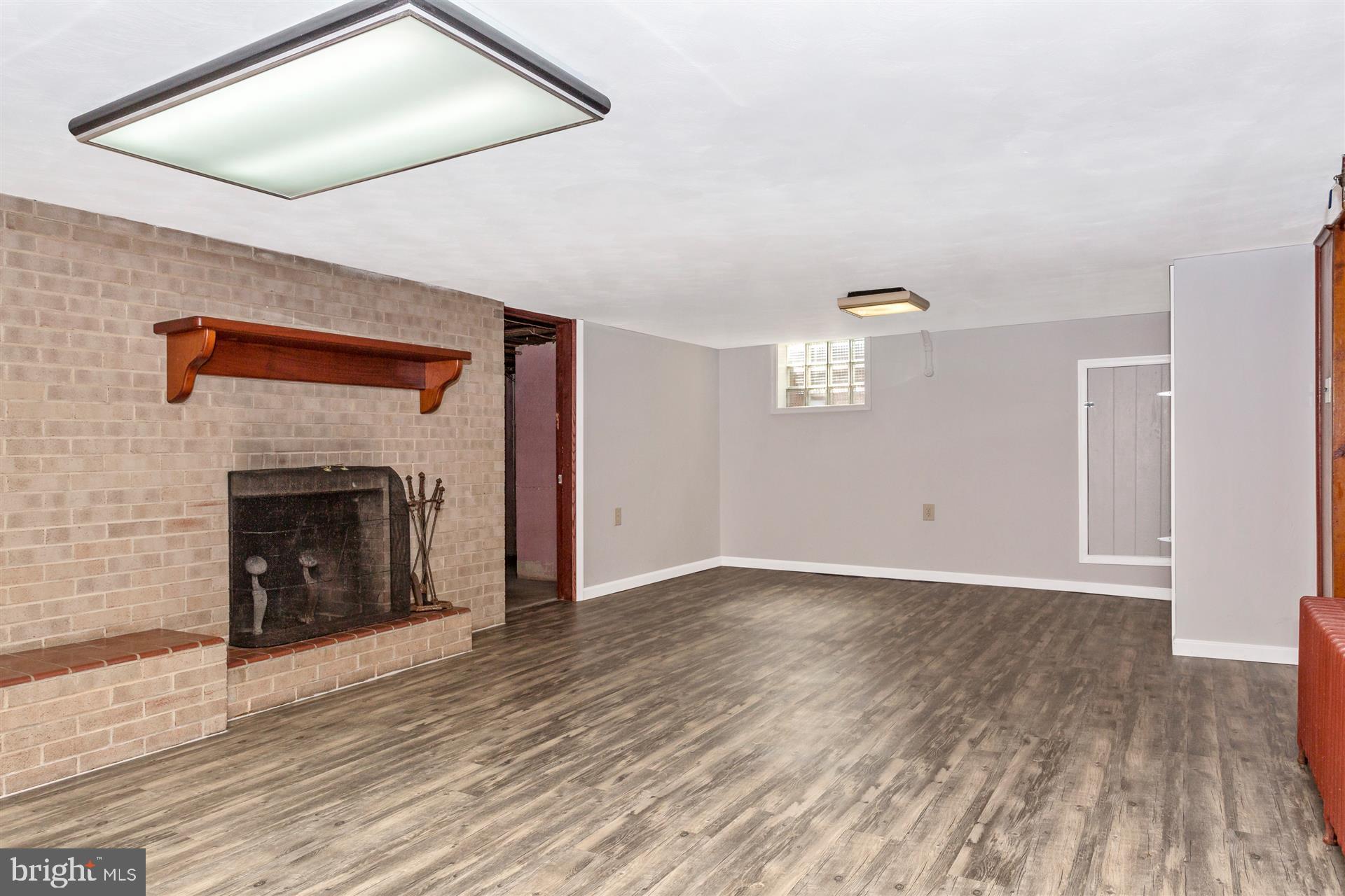 4340 Paradise Road Dover, PA 17315 - Photo 25 of 30 Family Room