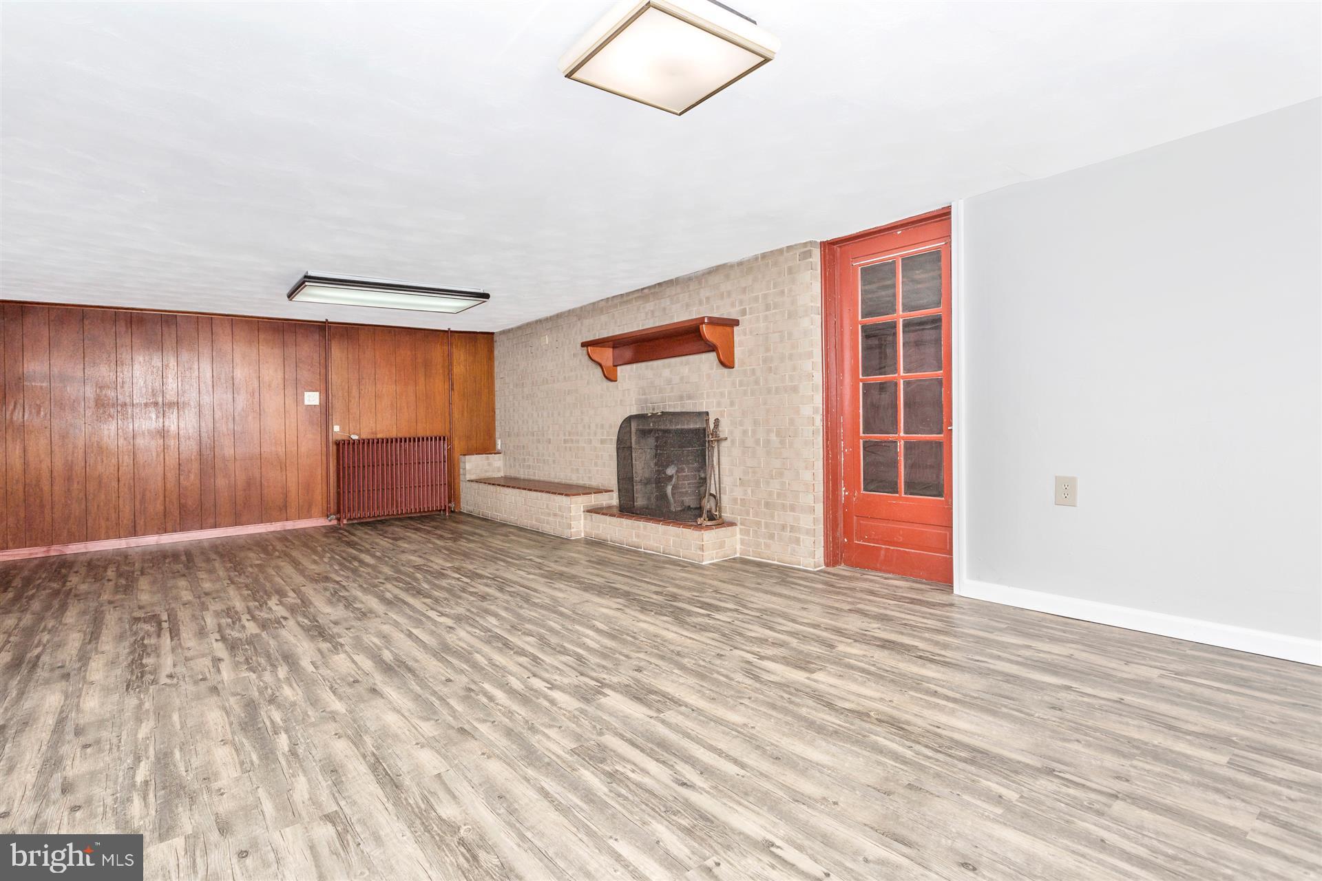 4340 Paradise Road Dover, PA 17315 - Photo 26 of 30 Family Room
