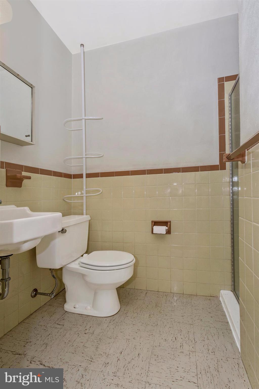 4340 Paradise Road Dover, PA 17315 - Photo 27 of 30 Bath (Master)