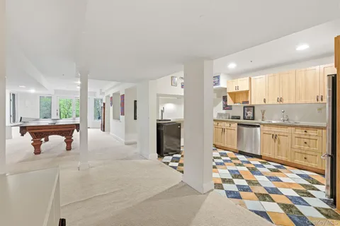 $2,195,000 | 22 Random Farms Circle, Chappaqua, NY 10514