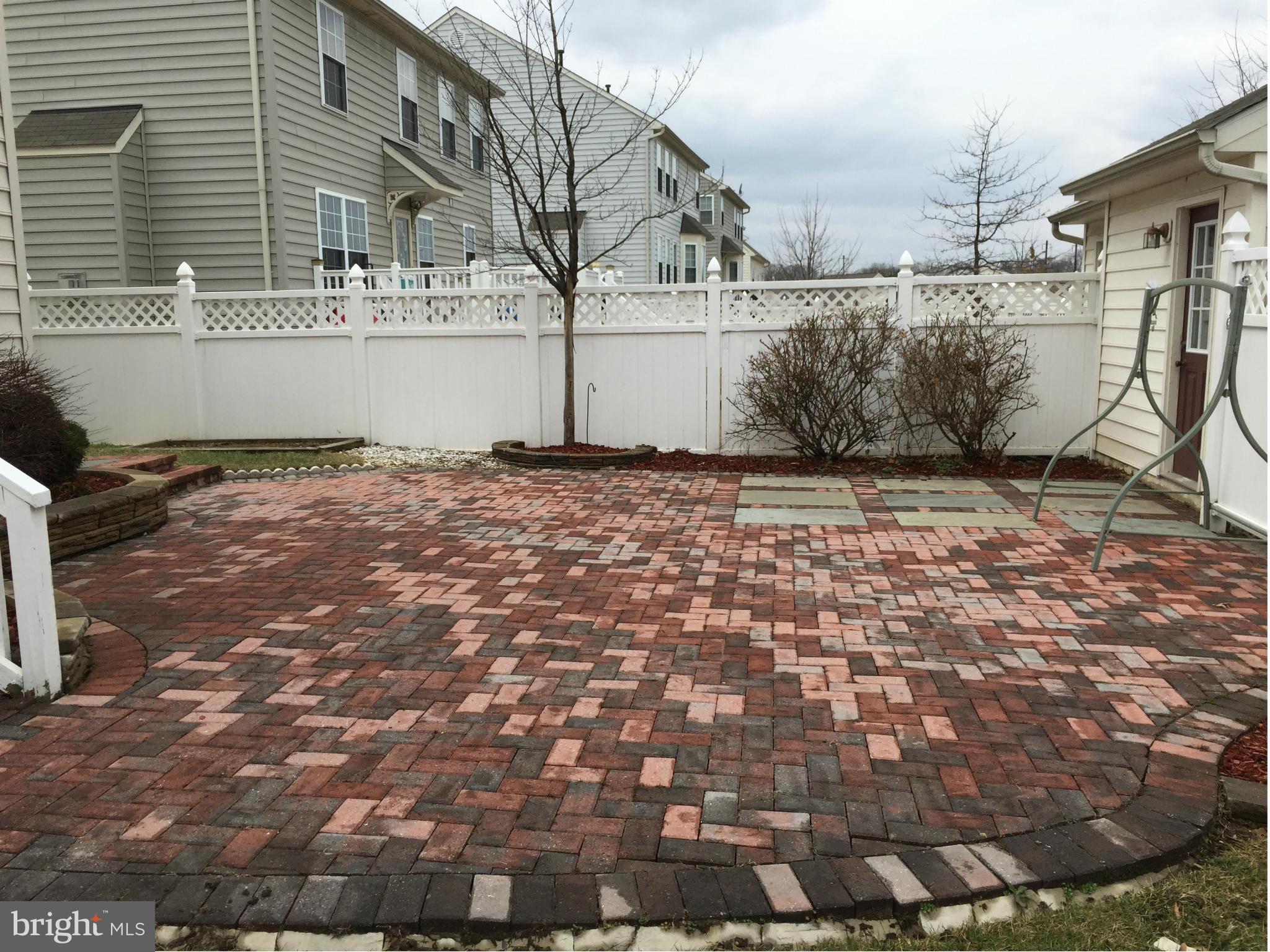 116 Commodore Drive Baltimore, MD 21221 - Photo 6 of 25 a backyard of a house
