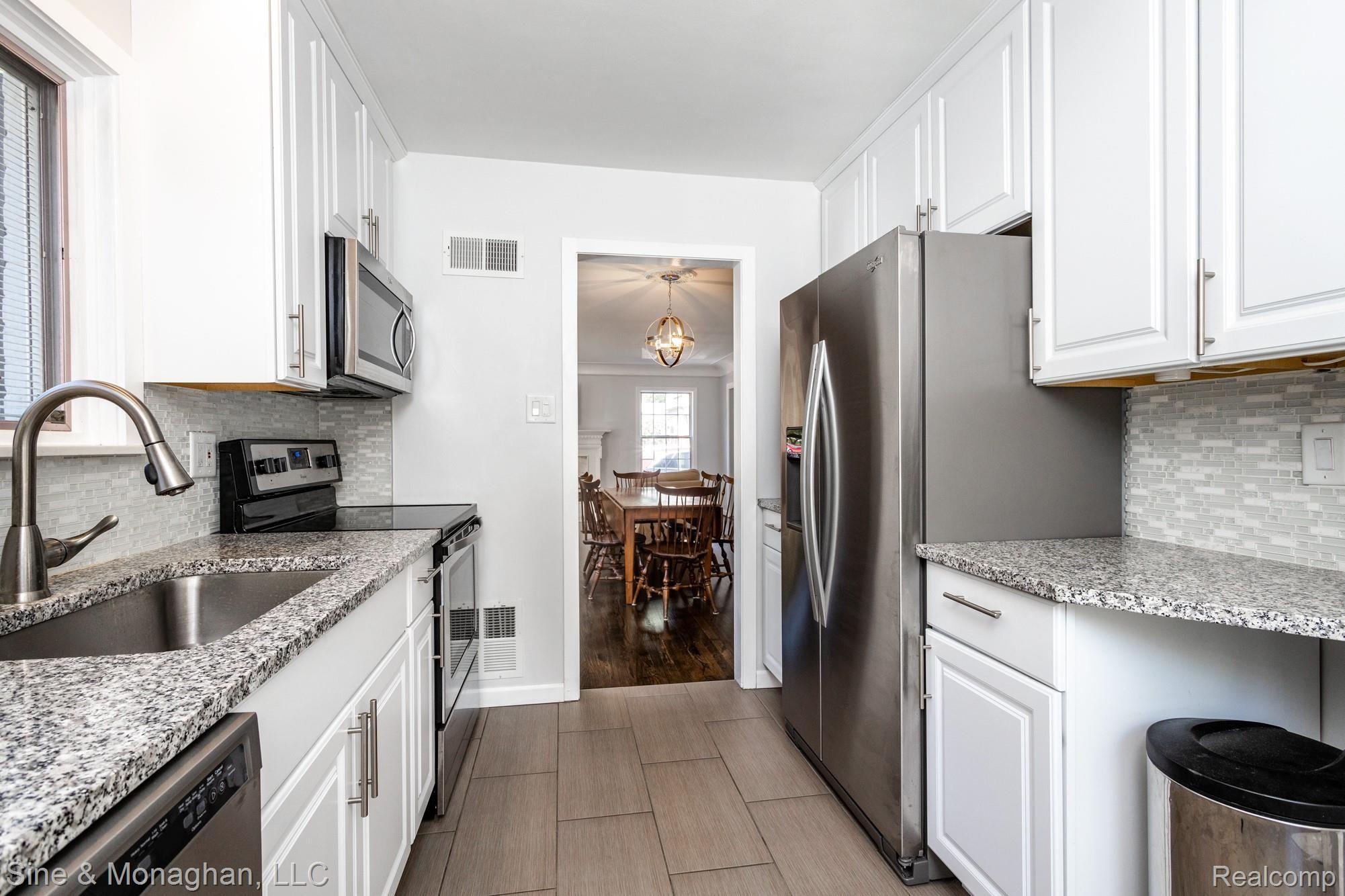 834 Rivard Boulevard Grosse Pointe, MI 48230 - Photo 8 of 48 834 Rivard S020.jpg