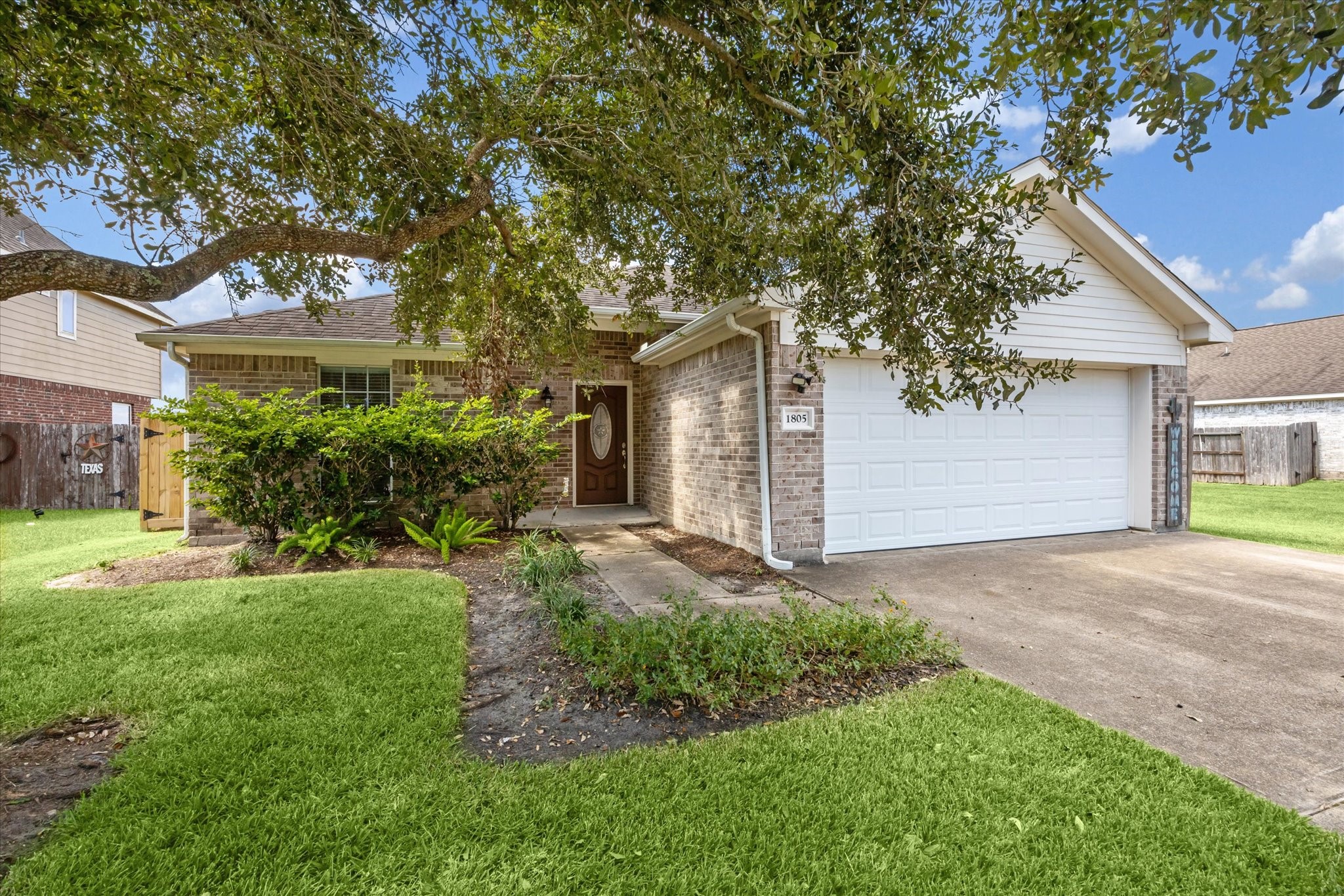 1805 Clover Patch Alvin, TX 77511 - Photo 1 of 14 Welcome Home