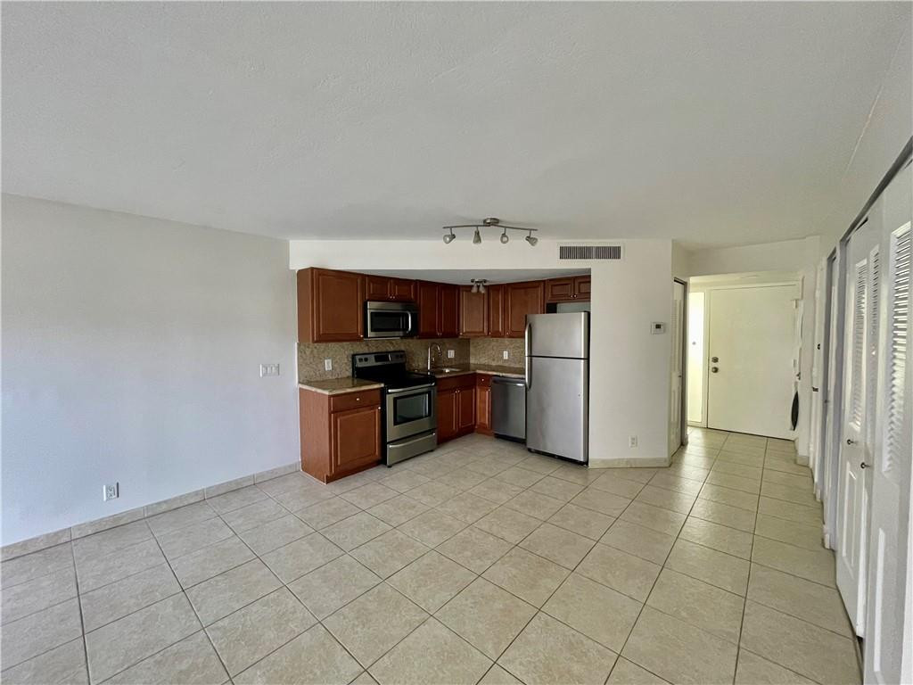 41 Deer Creek Road, Unit G110 Deerfield Beach, FL 33442 - Photo 10 of 40 Photo 10
