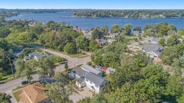 $420,000 | 206 North Lake Avenue, Unit A & B, Spring Lake, MI 49456