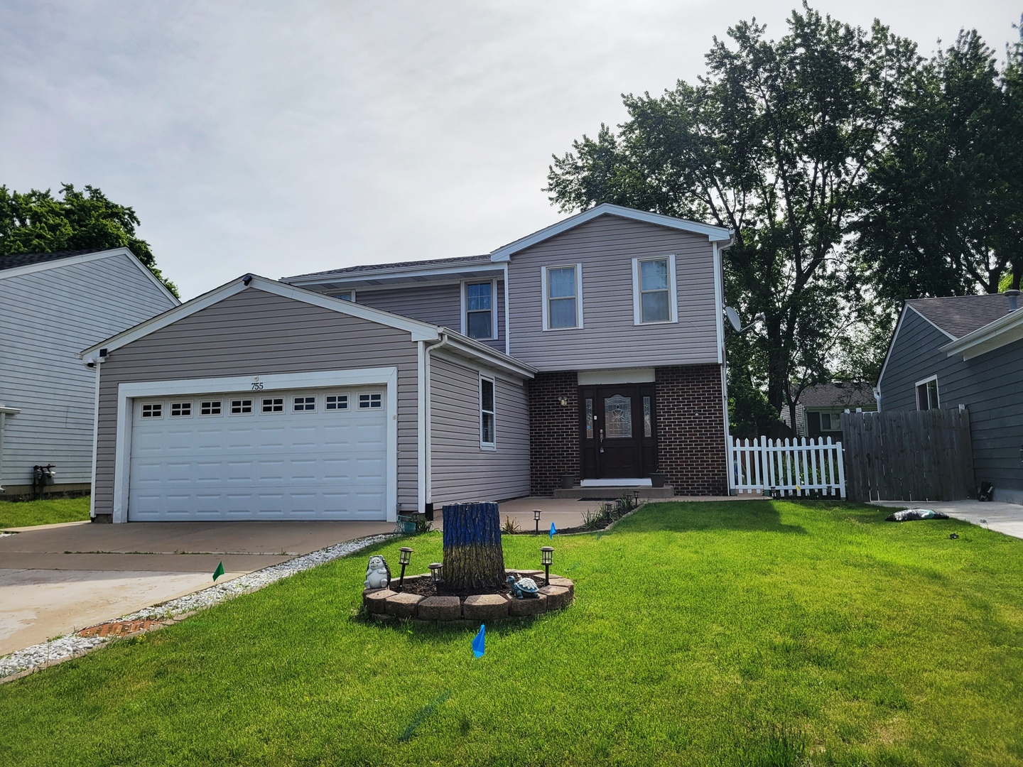 755 Rodenburg Road Roselle, IL 60172 - Photo 1 of 1