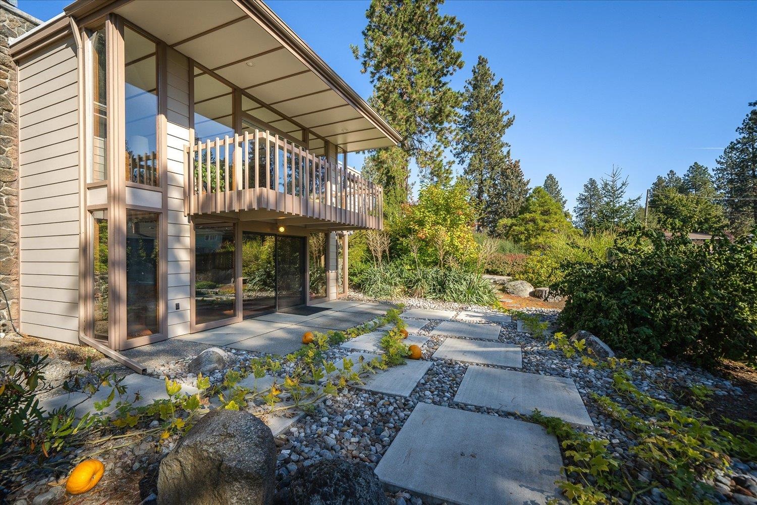 2014 South Whipple Road Spokane, WA 99206 - Photo 4 of 50