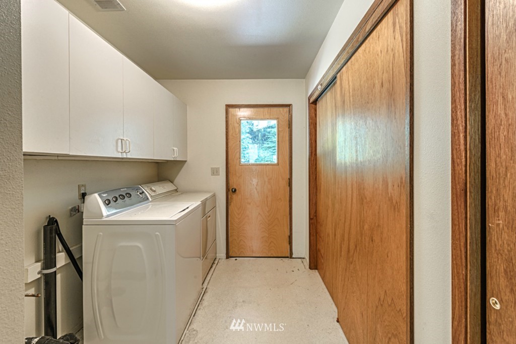 5237 West Shore Road Anacortes, WA 98221 - Photo 13 of 15 Gallery Image 13