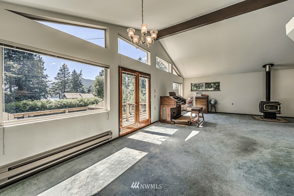 5237 West Shore Road Anacortes, WA 98221 - Photo 4 of 15 Gallery Image 4