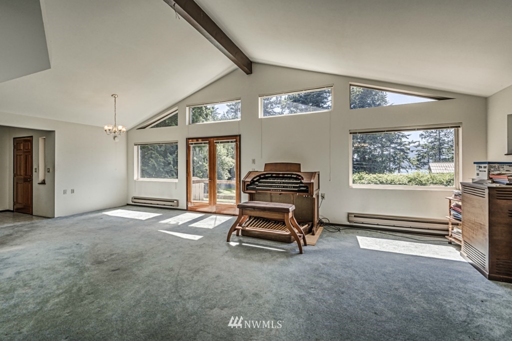 5237 West Shore Road Anacortes, WA 98221 - Photo 5 of 15 Gallery Image 5