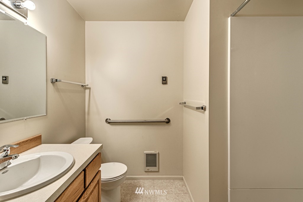5237 West Shore Road Anacortes, WA 98221 - Photo 9 of 15 Gallery Image 9