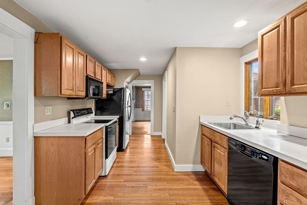 60 Linden Road Melrose, MA 02176 - Photo 12 of 40