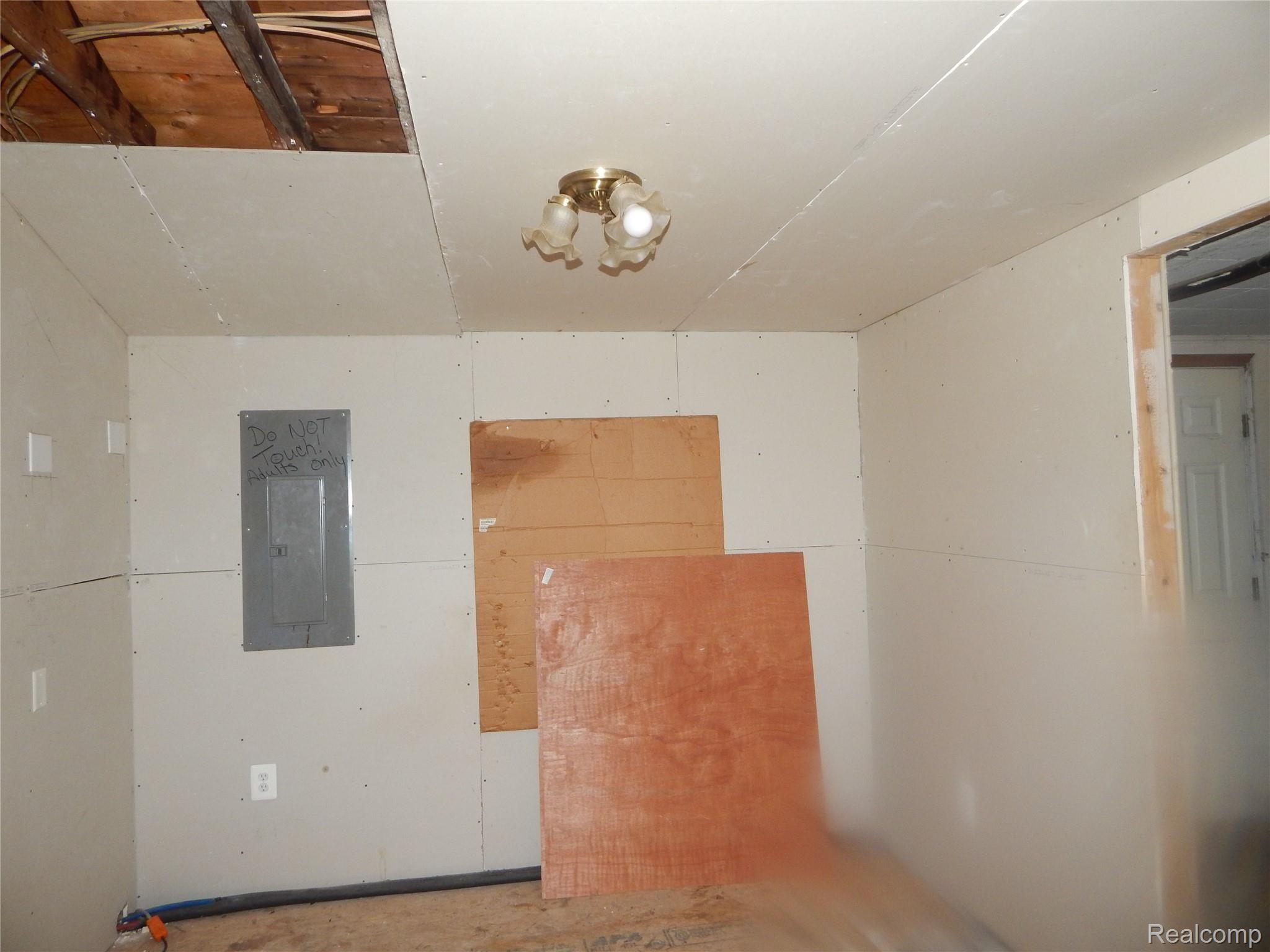 26844 Beverly Road Taylor, MI 48180 - Photo 15 of 21 DSCN4594.JPG
