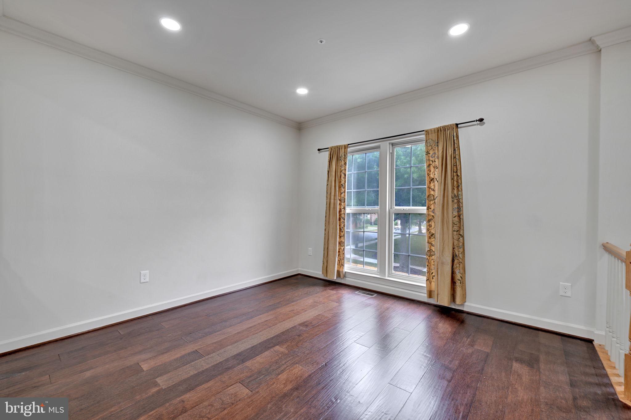 14203 Plum Run Way Silver Spring, MD 20906 - Photo 10 of 48 Gallery Image 10