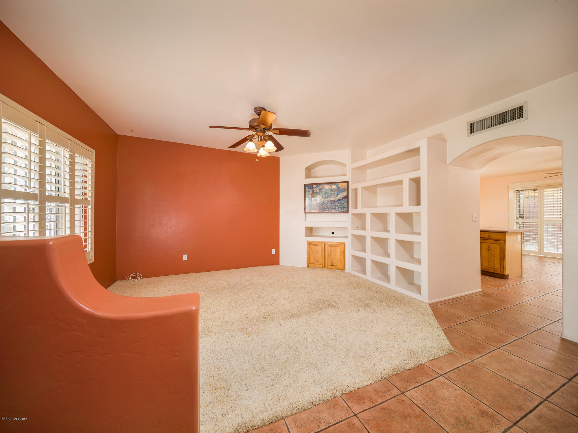 802 South Pantano Road Tucson, AZ 85710 - Photo 3 of 24 Gallery Image 3