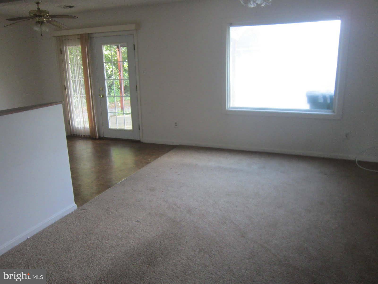 12000 Pierce Road Waldorf, MD 20601 - Photo 10 of 16 Living Room