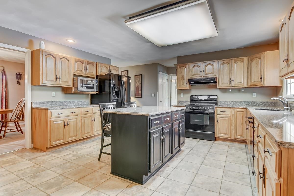 825 High Pointe Drive Springfield, IL 62702 - Photo 13 of 37 Gallery Image 13