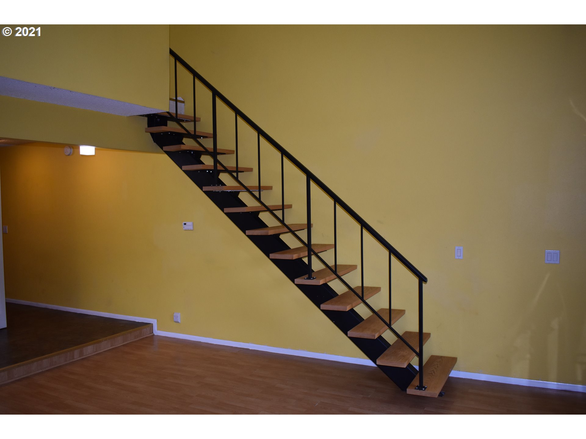 4690 Southwest Comus Place Portland, OR 97219 - Photo 20 of 32 Gallery Image 20