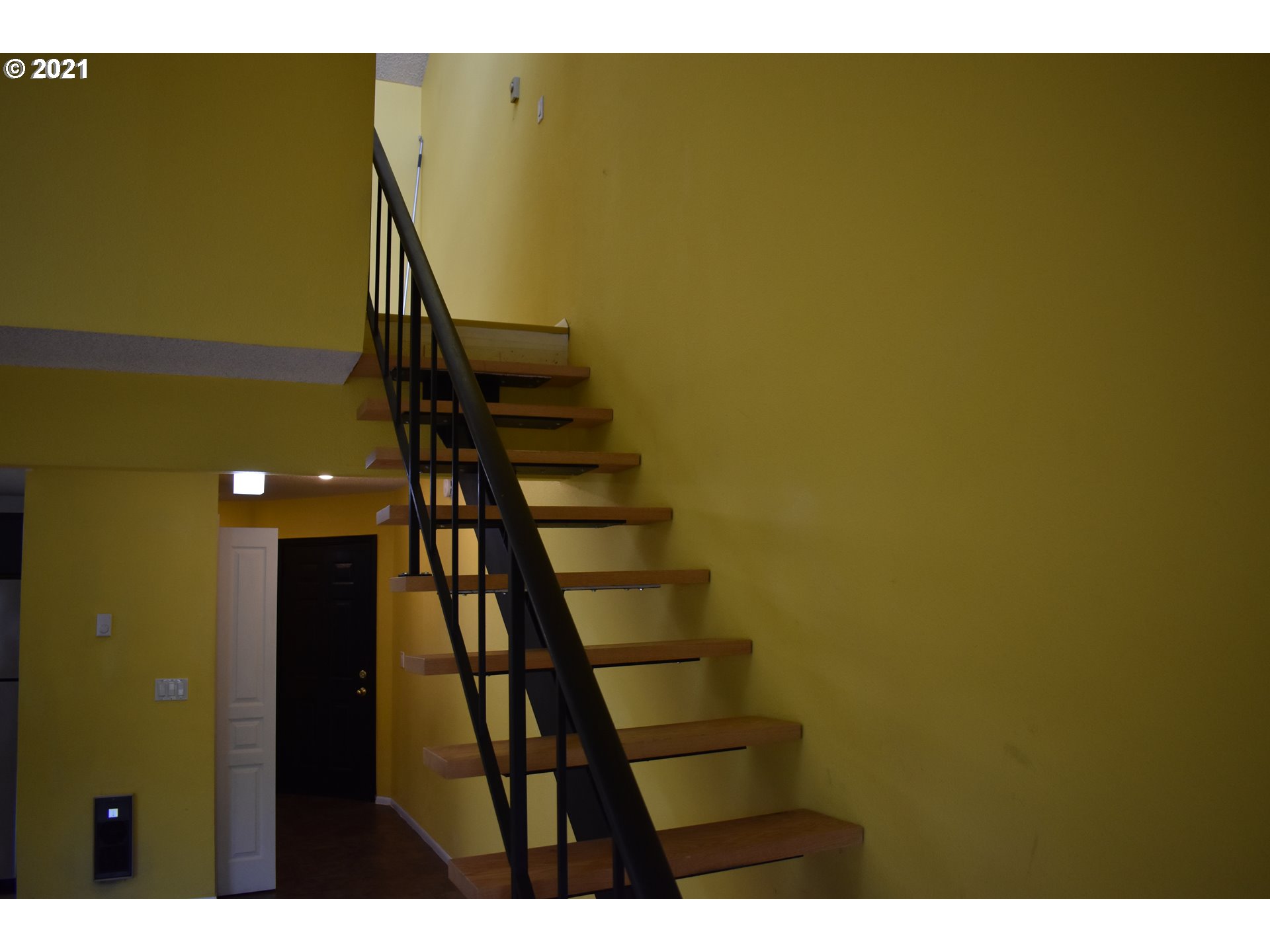 4690 Southwest Comus Place Portland, OR 97219 - Photo 21 of 32 Gallery Image 21