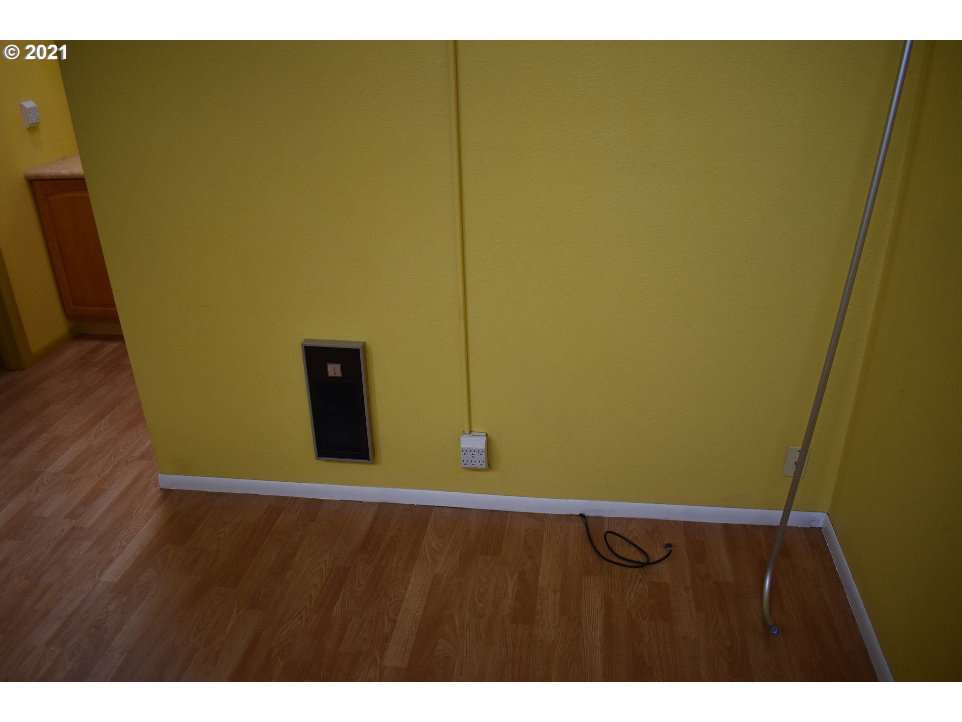 4690 Southwest Comus Place Portland, OR 97219 - Photo 24 of 32 Gallery Image 24