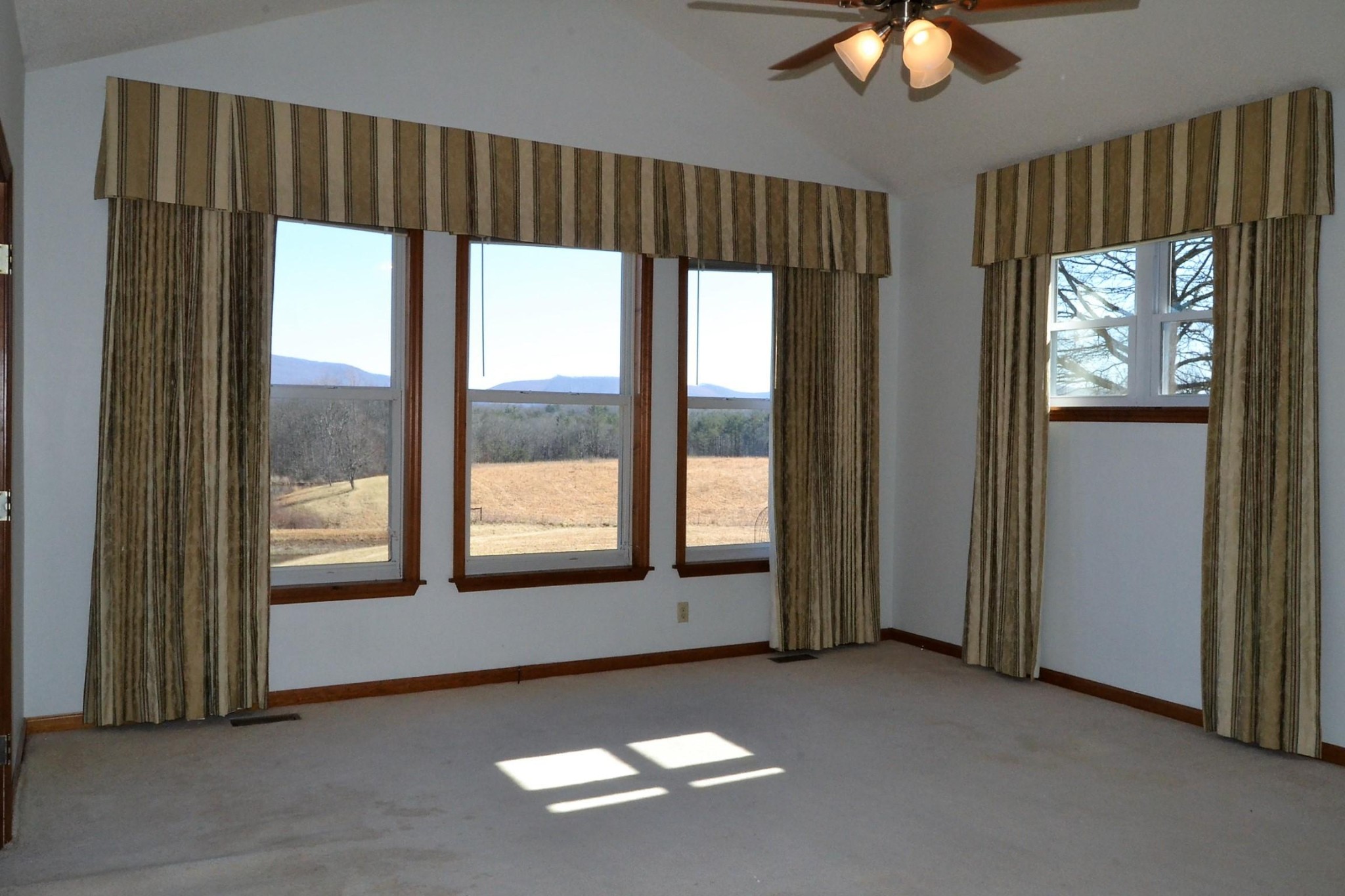 305 Fields Road Crossville, TN 38572 - Photo 18 of 40 Gallery Image 18