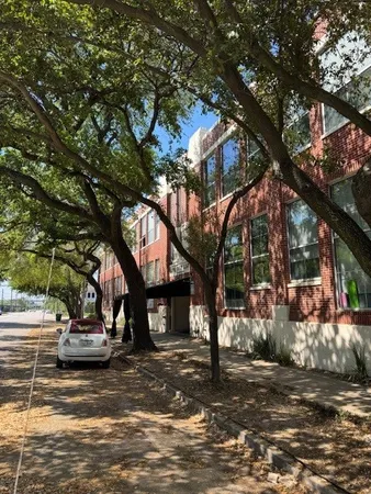 $2,400 | 1312 Live Oak Street, Unit 101, Houston, TX 77003