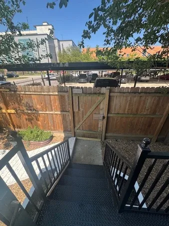 $2,400 | 1312 Live Oak Street, Unit 101, Houston, TX 77003