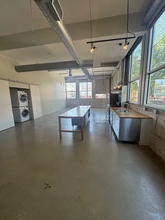 $2,400 | 1312 Live Oak Street, Unit 101, Houston, TX 77003