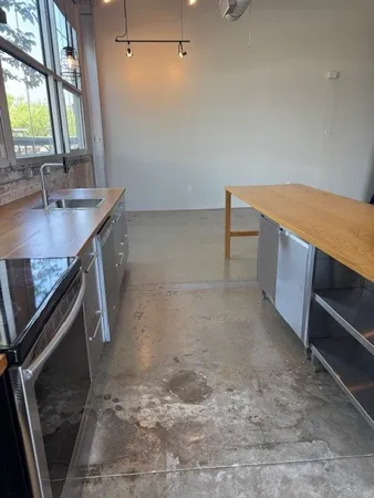 $2,400 | 1312 Live Oak Street, Unit 101, Houston, TX 77003